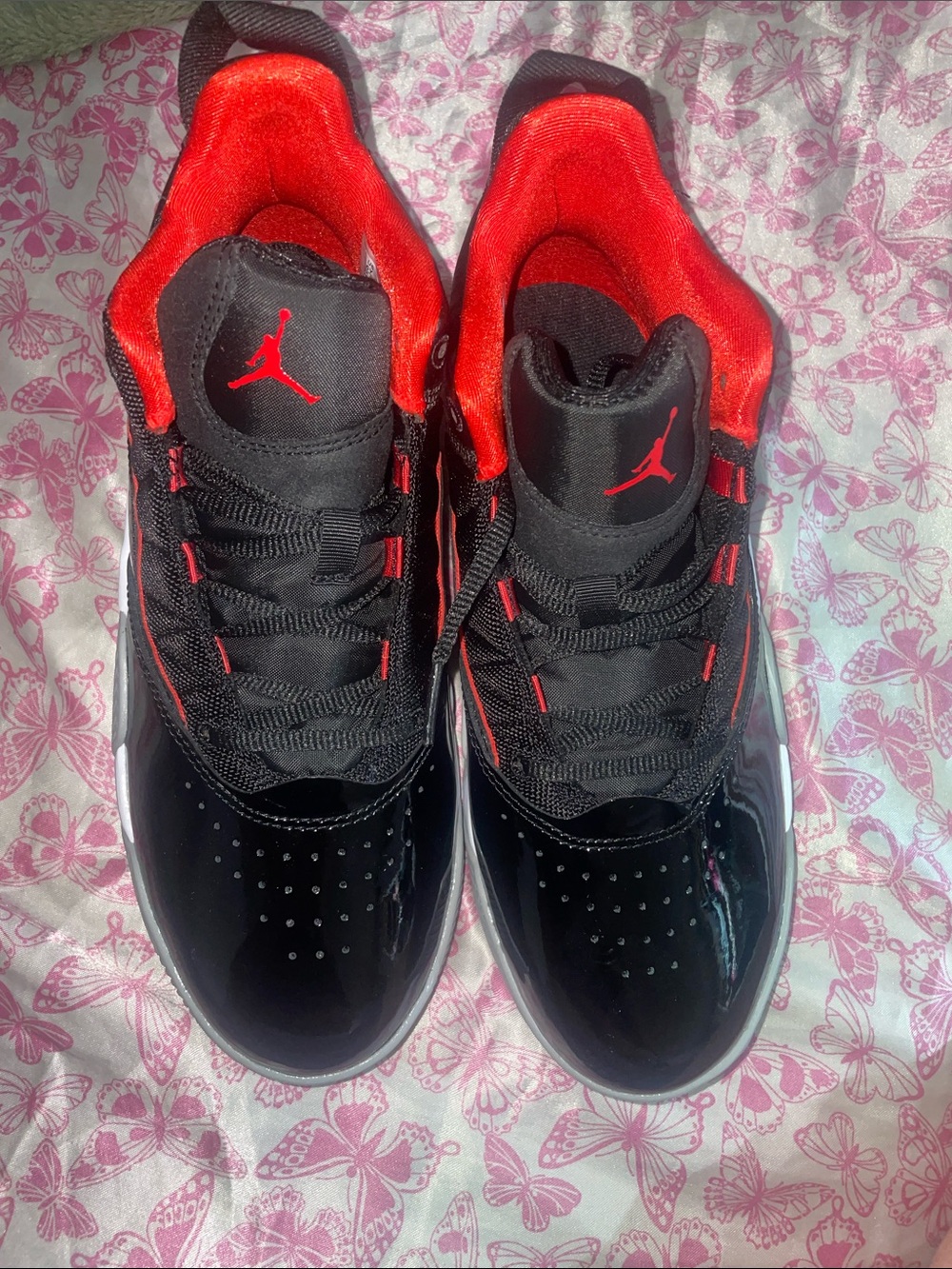 Jordan Men's Black and Red Low-Top Sneakers